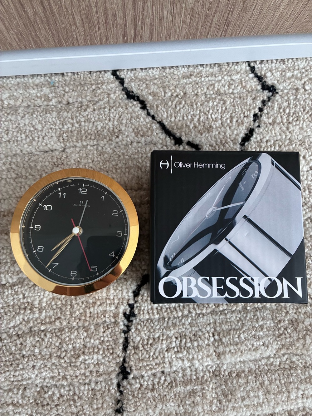 Oliver Hemming CLASSIC GOLD OBSESSION ALARM CLOCK - HX81G5W.  NWT
